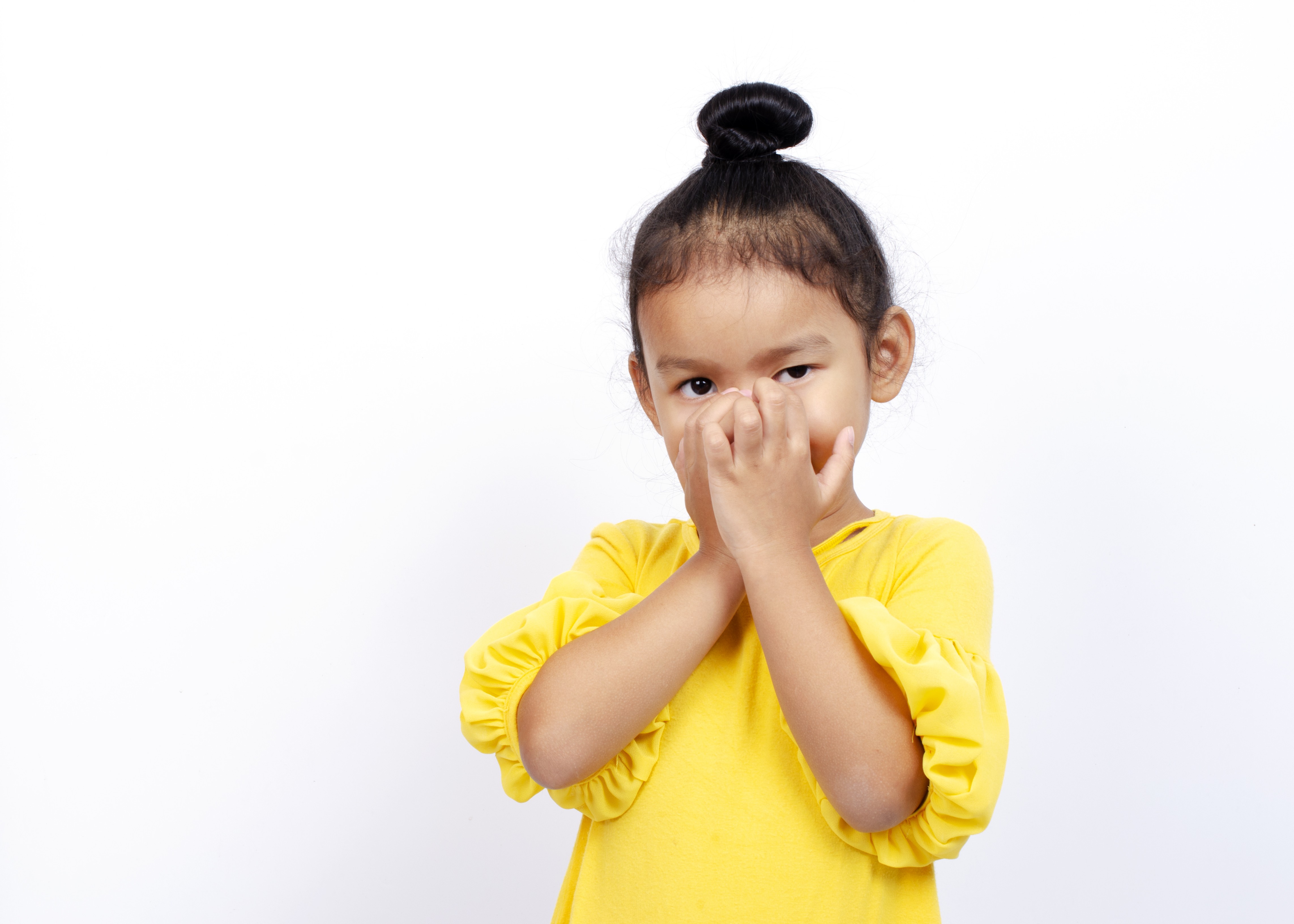 anak ngemut makanan, anak susah makan, gangguan makan anak, solusi anak ngemut makanan, terapi wicara anak, Bunda, si Kecil